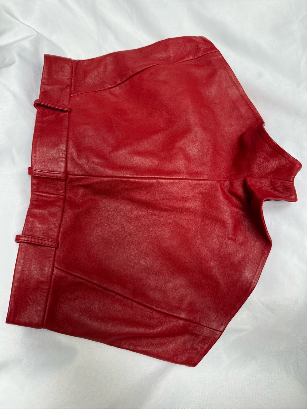 Lamarque Red High-Waist Leather Shorts - Picture 2 of 8